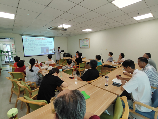 河南省直三院正光街社區健康促進班開辦于2018年806