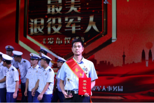 10.26堅守“金融為民”初心,看小人物的大擔當丨中原銀行人在行動系列報道②(1)_134800740_1351663031697