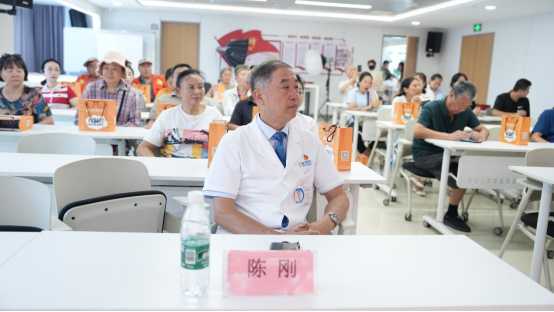 衛生廳社區網格長月度會議及眼健康宣傳員聘任儀式在鄭州普瑞眼科醫院圓滿召開(2)313