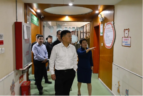 1_許昌市魏都區(qū)領(lǐng)導一行至學大教育集團旗下許昌千翼康復醫(yī)院考察調(diào)研216