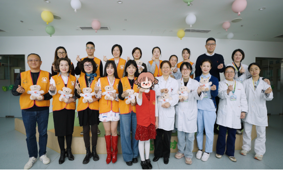 匯聚愛心,傳遞希望——如新攜手愛心人士醫(yī)院探訪先心病患兒29