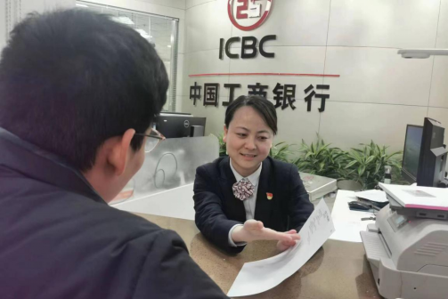 最美客服經(jīng)理袁建霞：一份責(zé)任，十年堅(jiān)守12.26(3)449