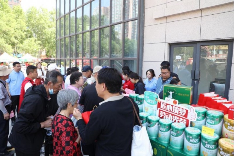 【配圖版洛陽站】洛陽禮潮｜伊利X同仁堂攜手大張實業完成一場千年的健康接力(1)(2)1365